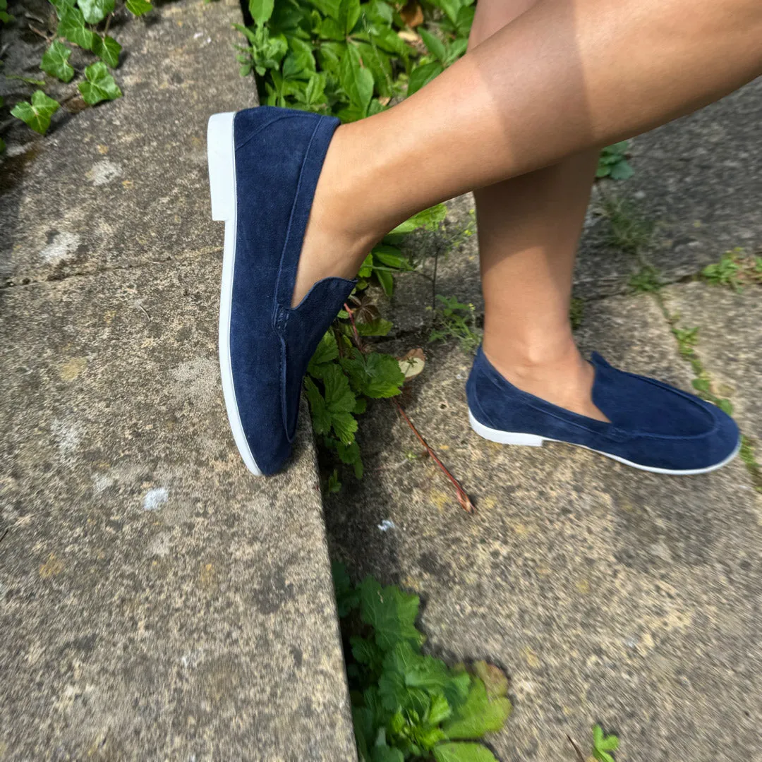 *MANON - Navy suede loafers